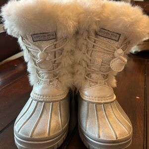 London Fog Winter snow boots Size 2